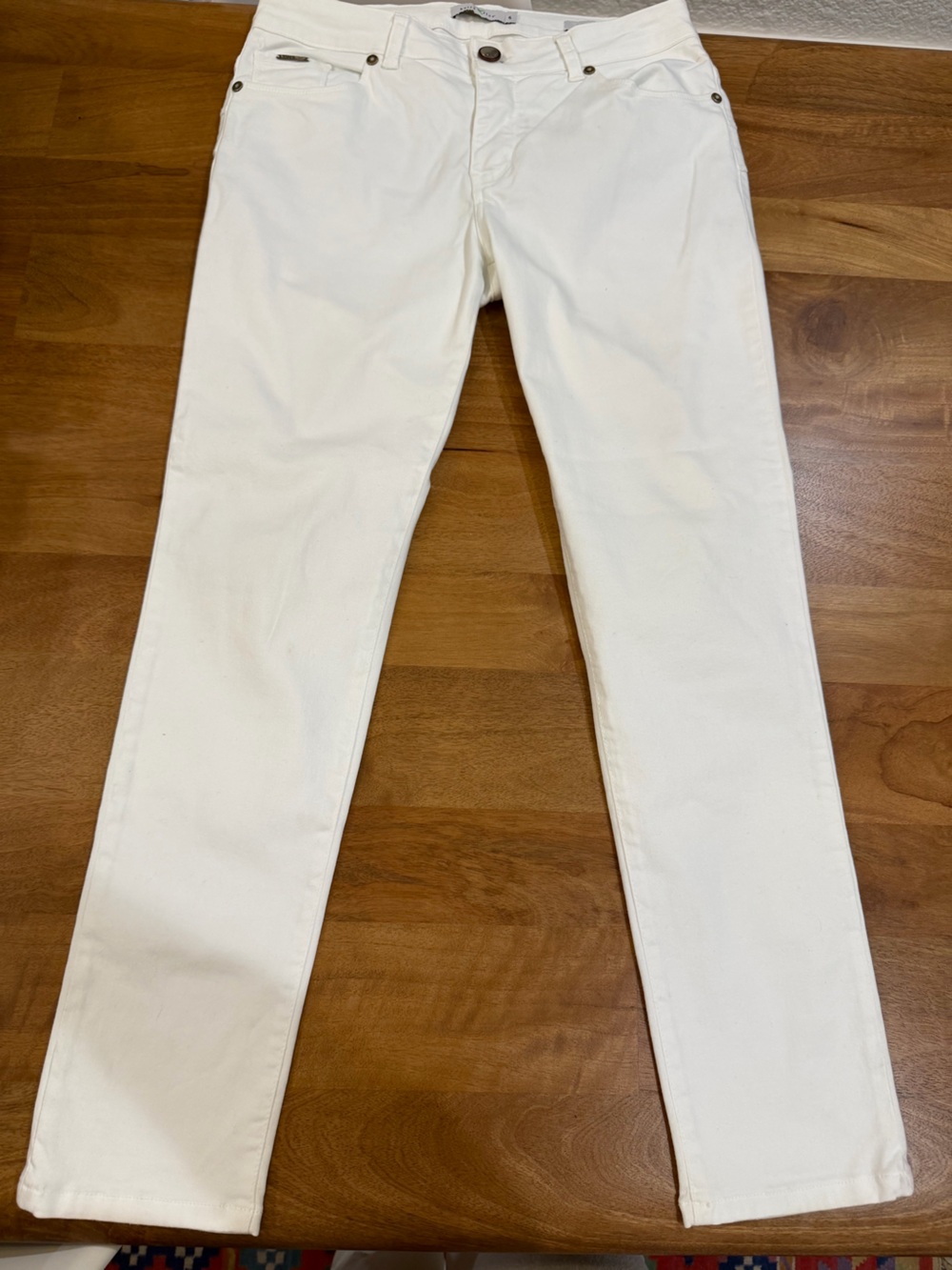 Beija Flor ‘Nicole Skinny’ White Denim Jeans size 6 & 28” inseam